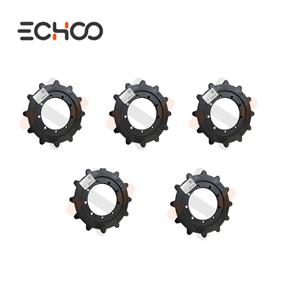 La roue à roulettes de la chaîne s'adapte au châssis du chariot de la mini-excavatrice Kubota KX 121-2